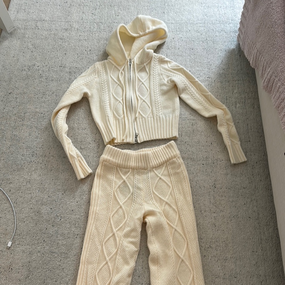 edikted matching set with flares and zip up